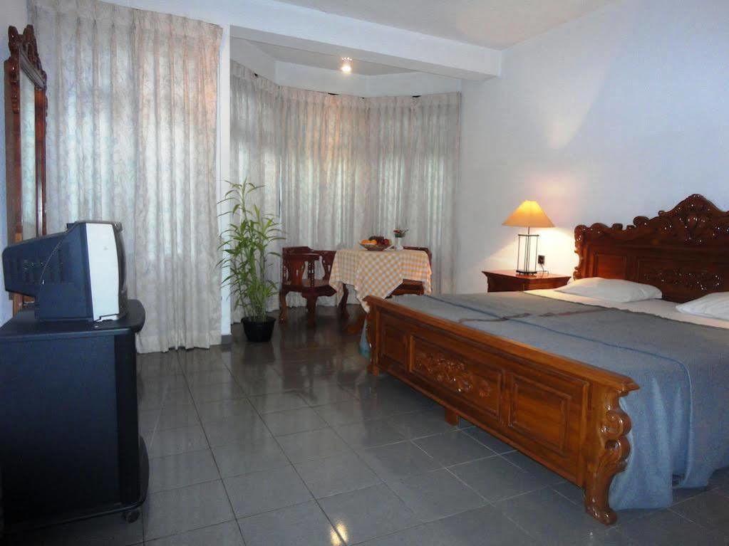 Hotel Country Comfort Элла Экстерьер фото