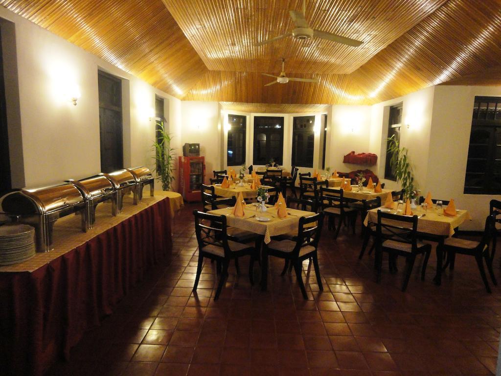 Hotel Country Comfort Элла Экстерьер фото