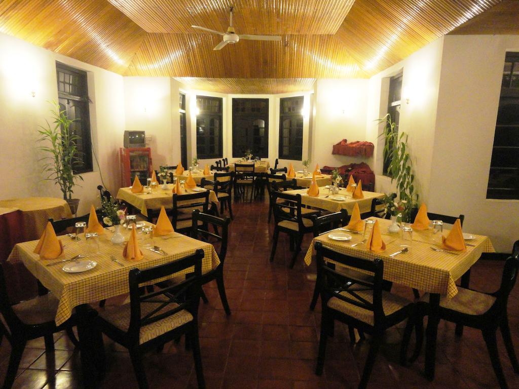 Hotel Country Comfort Элла Экстерьер фото