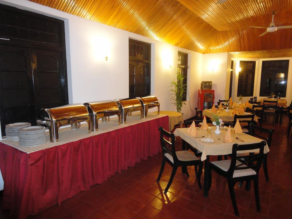 Hotel Country Comfort Элла Экстерьер фото